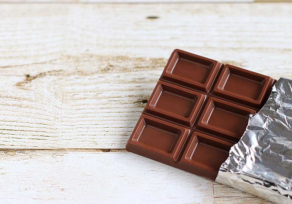 チョコレートは歯に悪い？ | 三鷹駅の歯医者｜三鷹ピースデンタルクリニック｜平日19時まで・土曜日診療